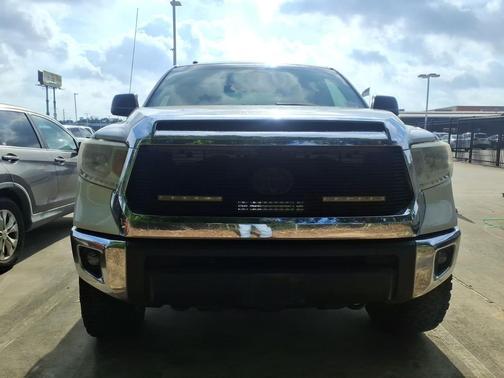 Super White 2016 Toyota Tundra SR5