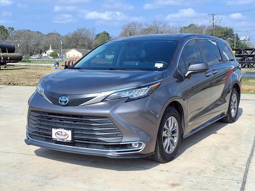 2021 Toyota Sienna XLE