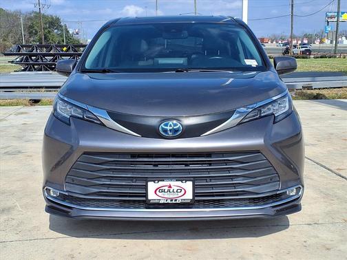 2021 Toyota Sienna XLE