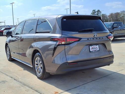 2021 Toyota Sienna XLE