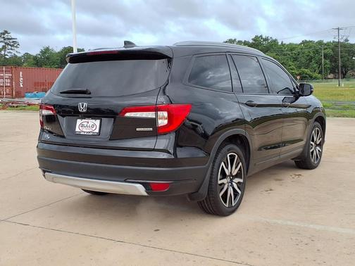 Crystal Black Pearl 2020 Honda Pilot Touring 8-Passenger