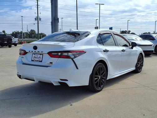 White 2022 Toyota Camry SE