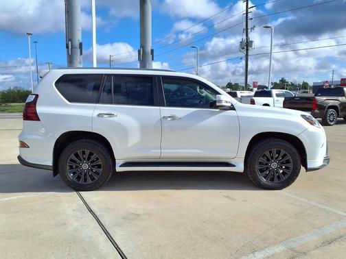 Starfire Pearl 2022 Lexus GX 460 Premium