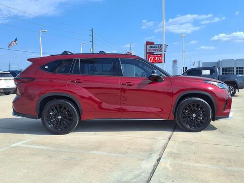 Ruby Flare Pearl 2026 Toyota Highlander XSE
