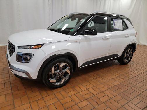 2022 Hyundai VENUE Limited