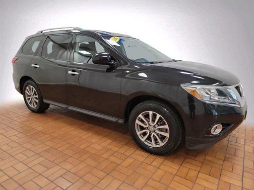 2016 Nissan Pathfinder SV