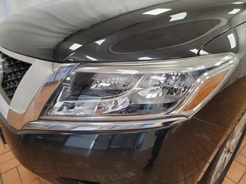 2016 Nissan Pathfinder SV