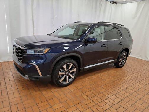 2025 Honda Pilot Touring 8-Passenger