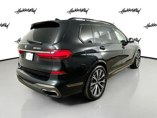 2022 BMW X7 M50i