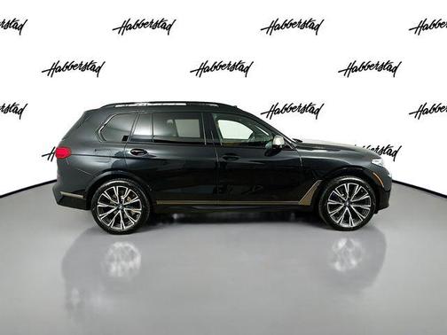 2022 BMW X7 M50i