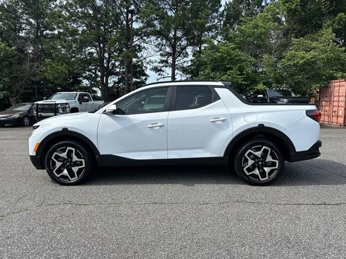 Ice White 2022 Hyundai SANTA CRUZ 2.5T LIMITED