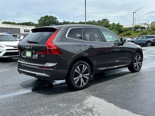 2022 Volvo XC60 B6 INSCRIPTION