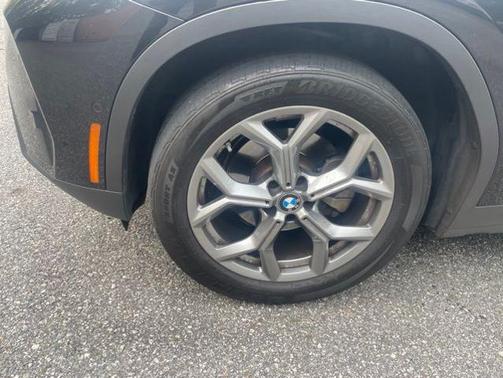 Black Sapphire Metallic 2024 BMW X4 XDRIVE30I