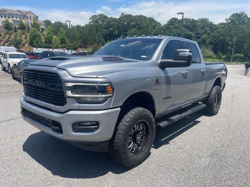 Billet Silver Metallic Clearcoat 2024 RAM 2500 LARAMIE