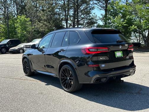 Black Sapphire Metallic 2021 BMW X5 SDRIVE40I