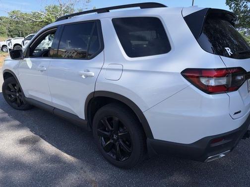 Platinum White Pearl 2025 Honda Pilot BLACK EDITION