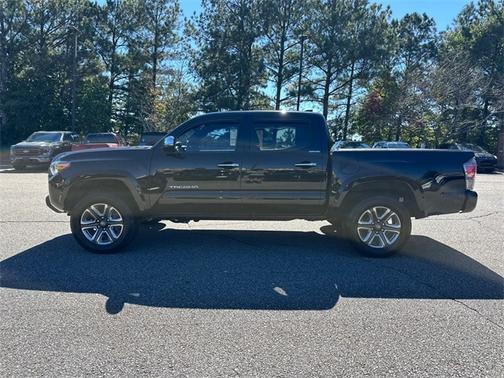 2017 Toyota Tacoma LIMITED