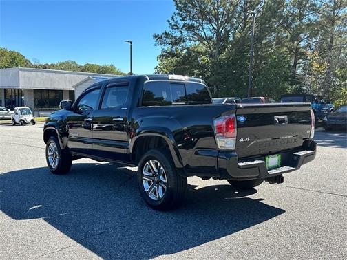 2017 Toyota Tacoma LIMITED