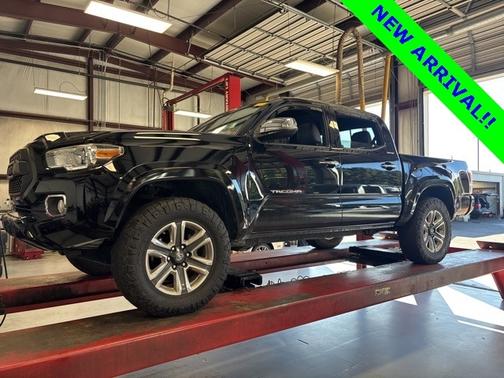2017 Toyota Tacoma LIMITED