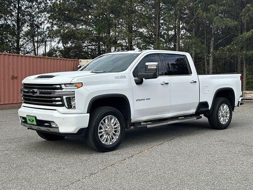 Summit White 2022 Chevrolet Silverado 2500 HIGH COUNTRY