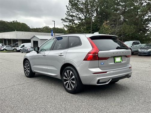 2025 Volvo XC60 B5 PLUS