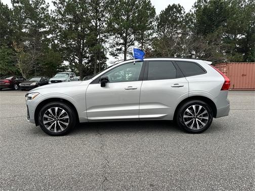 2025 Volvo XC60 B5 PLUS