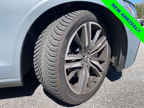 Thunder Gray Metallic 2022 Volvo S60 B5 R-DESIGN