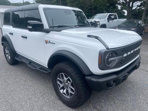 OXFORD WHITE 2023 Ford Bronco BADLANDS