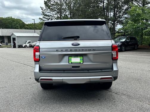 ICONIC SILVER METALLIC 2024 Ford Expedition XLT