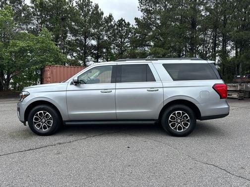 ICONIC SILVER METALLIC 2024 Ford Expedition XLT
