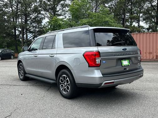 ICONIC SILVER METALLIC 2024 Ford Expedition XLT