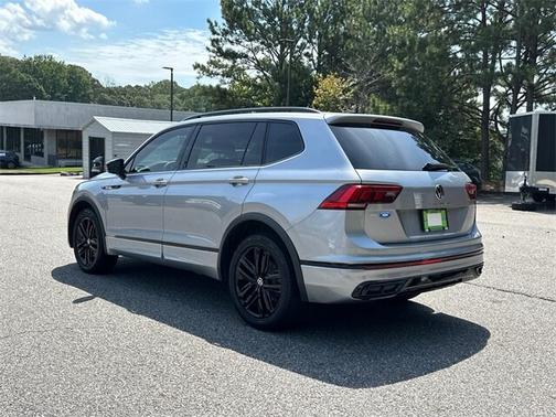 2022 Volkswagen Tiguan 2.0T SE R-LINE BLACK