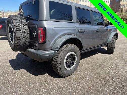 CARBONIZED GRAY METALLIC 2024 Ford Bronco BADLANDS