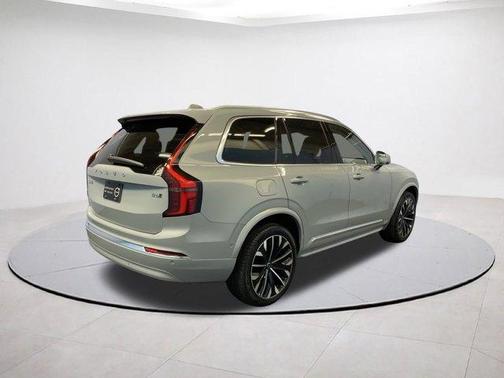 2025 Volvo XC90 B6 Plus 7-Seater