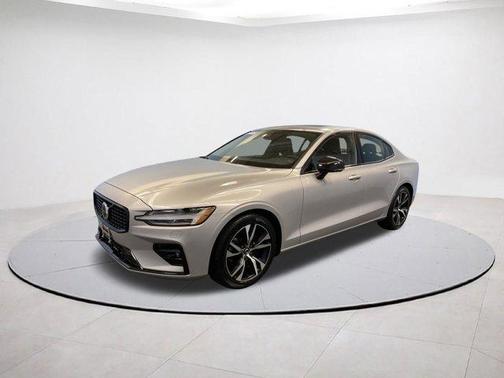 2025 Volvo S60 B5 Core