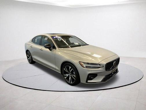 2025 Volvo S60 B5 Core