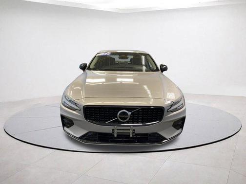 2025 Volvo S60 B5 Core