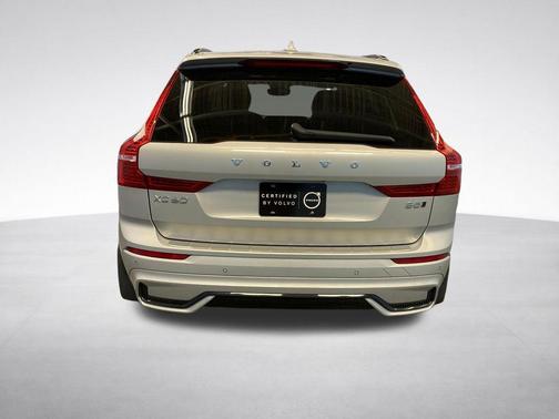 Silver 2023 Volvo XC60 B5 Plus Dark Theme