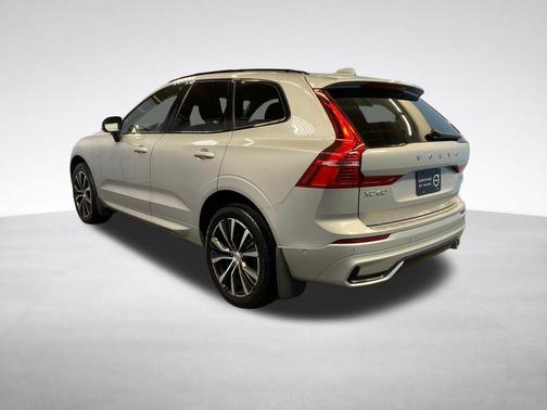 Silver 2023 Volvo XC60 B5 Plus Dark Theme