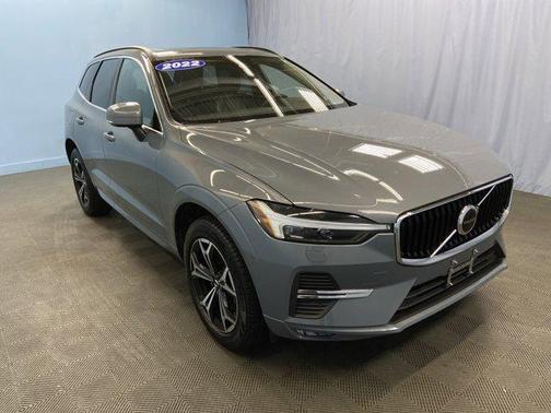 2022 Volvo XC60 B5 Momentum