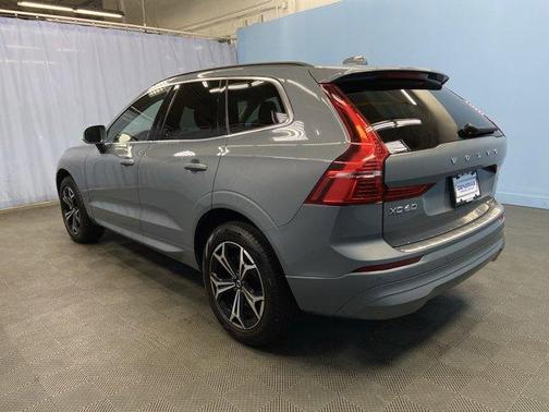 2022 Volvo XC60 B5 Momentum