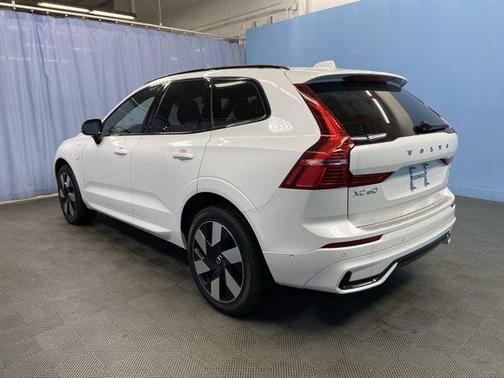 2025 Volvo XC60 Plug-In Hybrid T8 Ultra