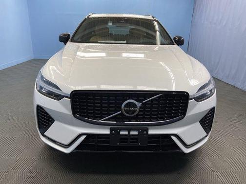 2025 Volvo XC60 Plug-In Hybrid T8 Ultra