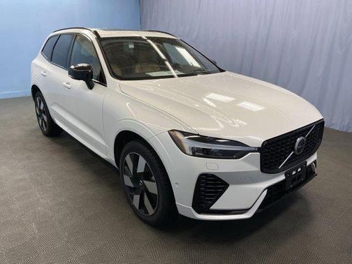 2025 Volvo XC60 Plug-In Hybrid T8 Ultra