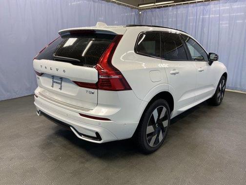 2025 Volvo XC60 Plug-In Hybrid T8 Ultra