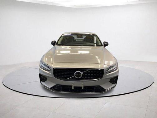 2025 Volvo S60 B5 Core