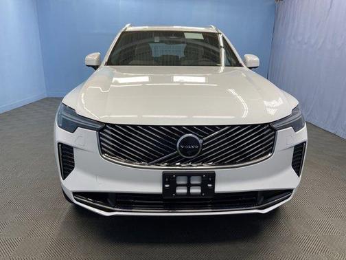 2025 Volvo XC90 Plug-In Hybrid T8 Plus 7-Seater