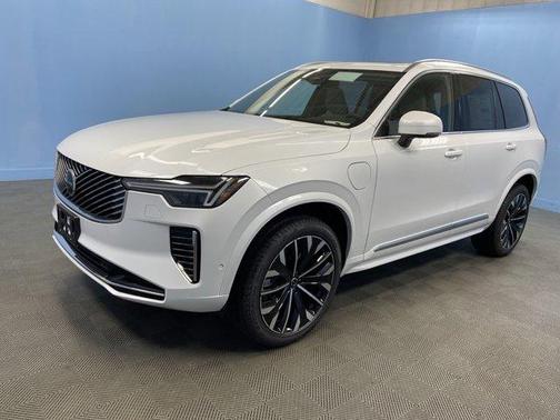 2025 Volvo XC90 Plug-In Hybrid T8 Plus 7-Seater