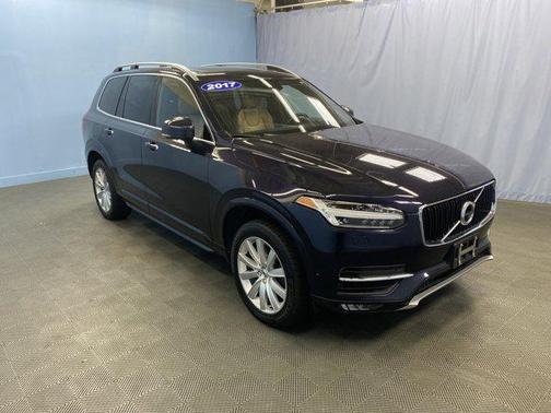 2017 Volvo XC90 T6 Momentum