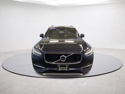 2017 Volvo XC90 T6 Momentum